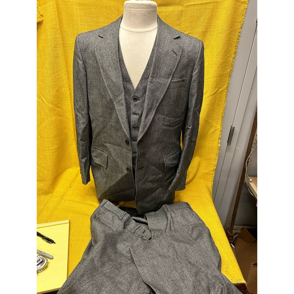 Vintage Walter Morton 3 pc wool houndstooth men’s suit 44L